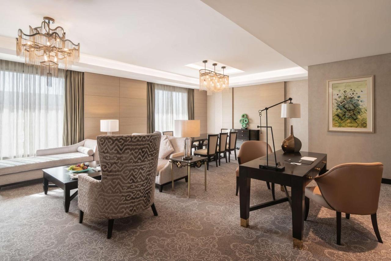 Radisson Collection Muscat, Hormuz Grand Ξενοδοχείο Εξωτερικό φωτογραφία A suite at the hotel