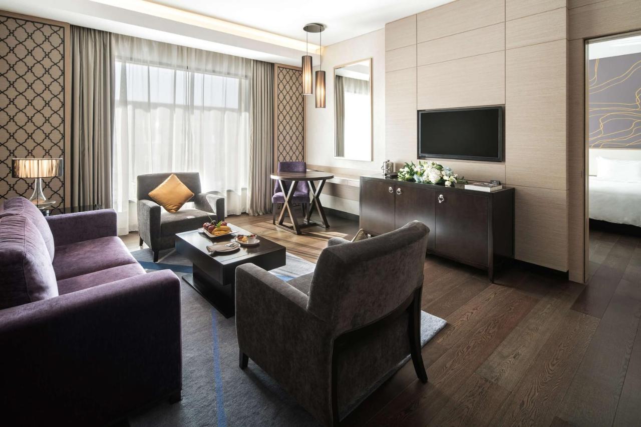 Radisson Collection Muscat, Hormuz Grand Ξενοδοχείο Εξωτερικό φωτογραφία A suite at the hotel