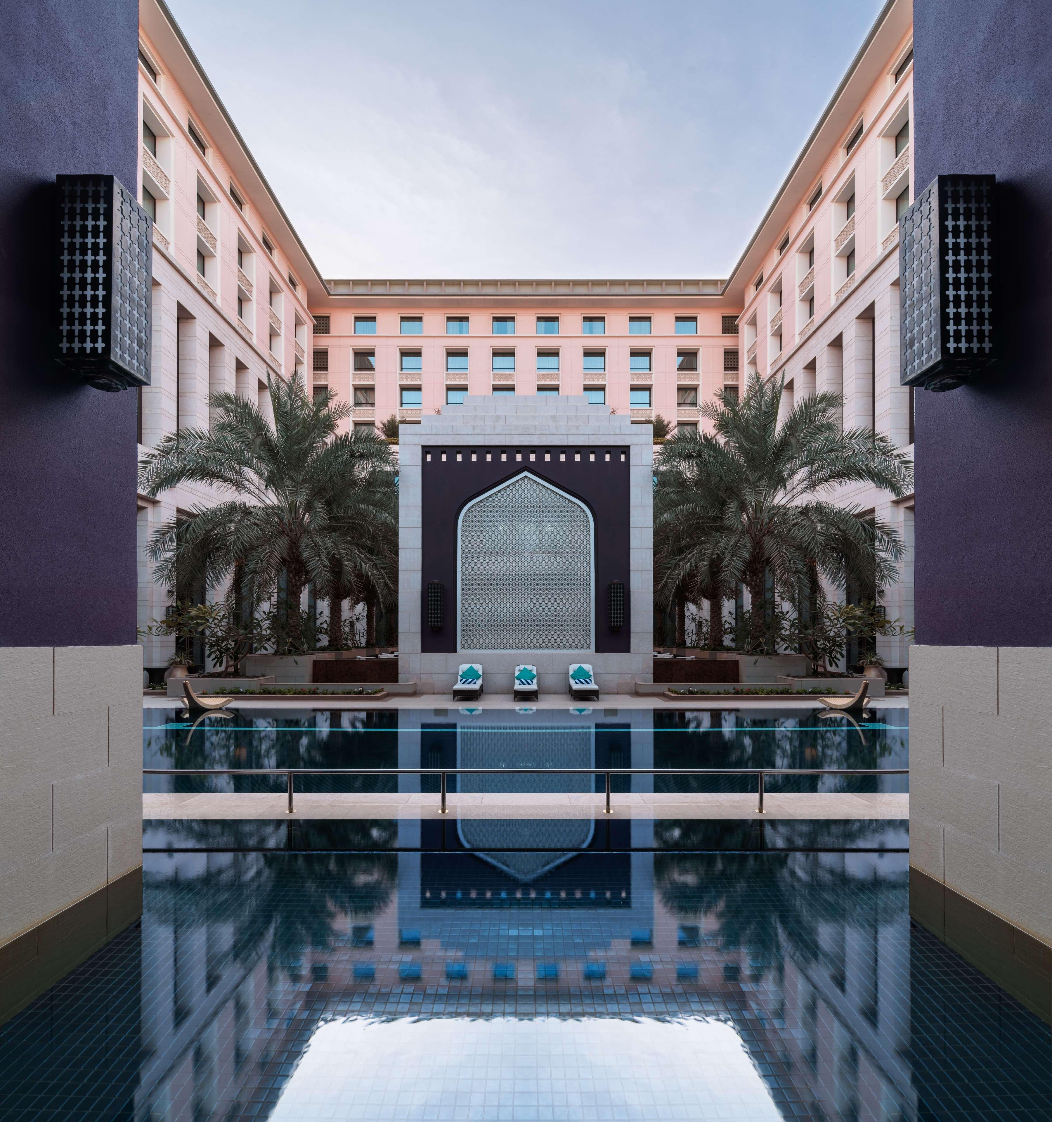 Radisson Collection Muscat, Hormuz Grand Ξενοδοχείο Εξωτερικό φωτογραφία The hotel's courtyard