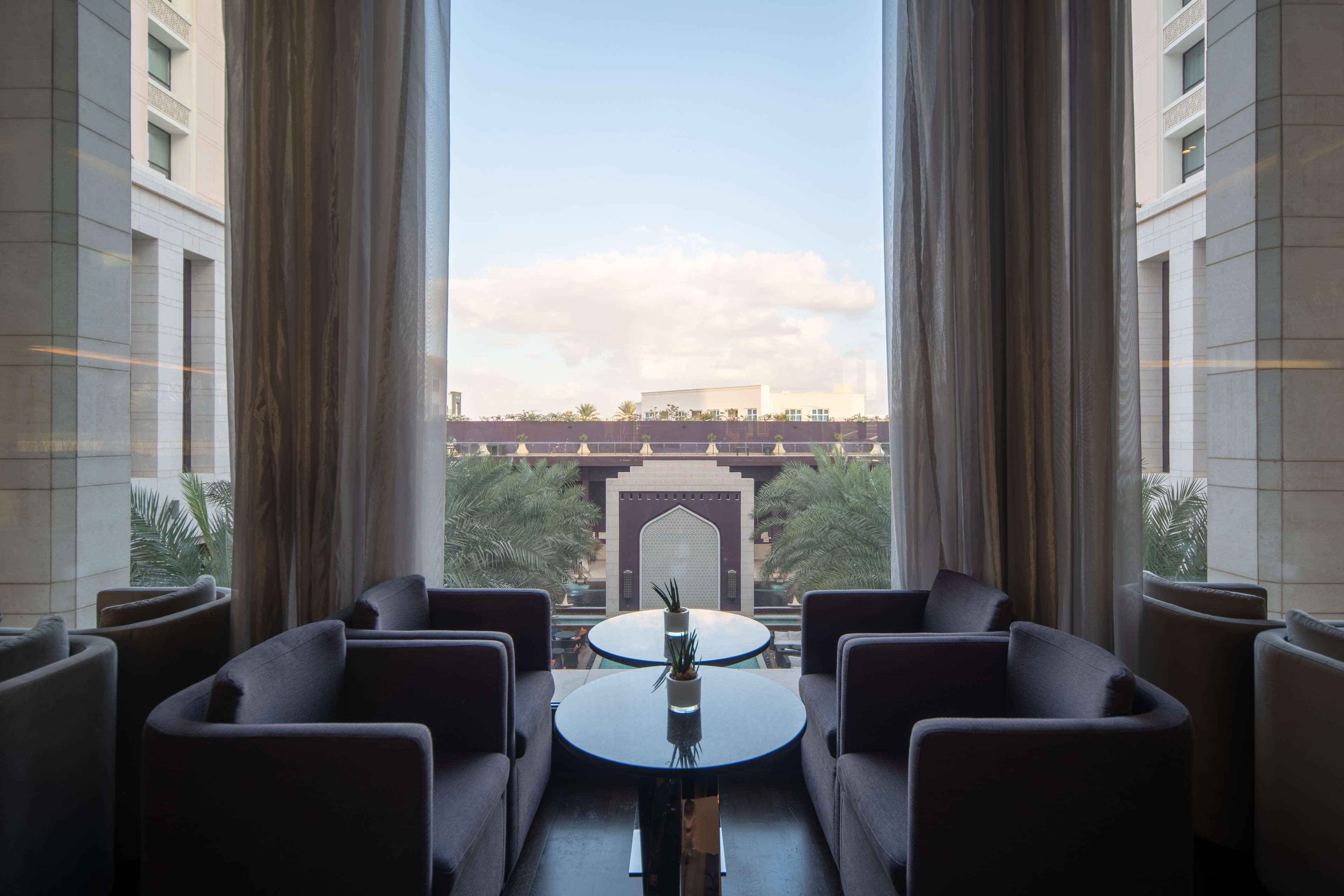 Radisson Collection Muscat, Hormuz Grand Ξενοδοχείο Εξωτερικό φωτογραφία The lounge at the airport