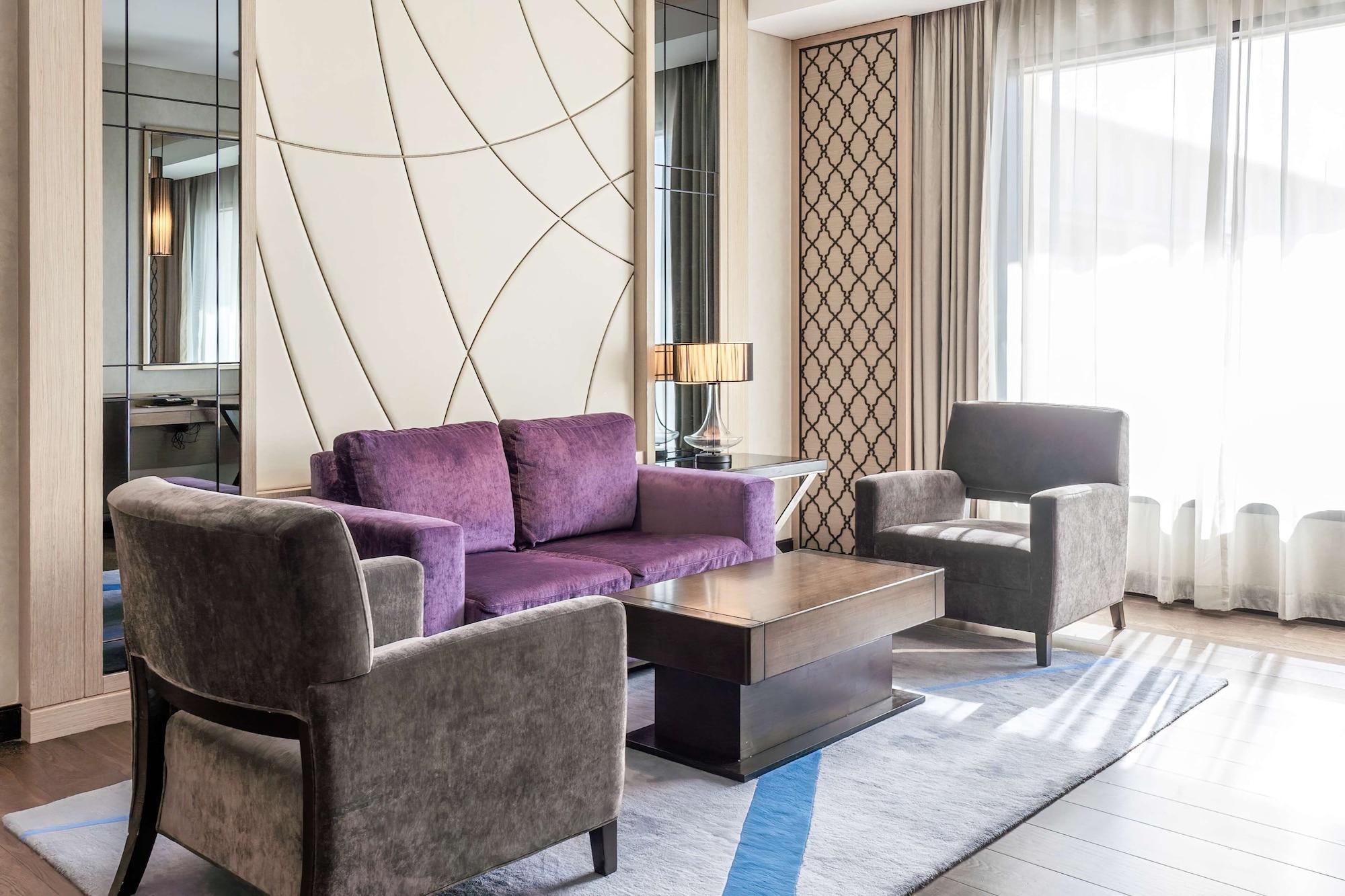 Radisson Collection Muscat, Hormuz Grand Ξενοδοχείο Εξωτερικό φωτογραφία A suite at the hotel